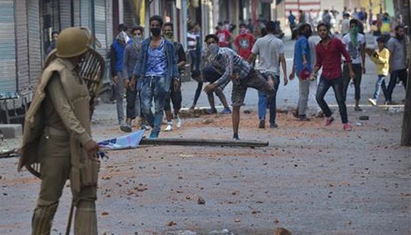 fourkilledasprotestersclashwithsecurityforcesinkashmir;tollrisesto64